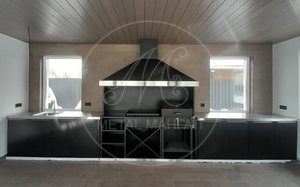 Кухня 6000 мм с мангалом и столешницей из нержавеющей стали "Контур"